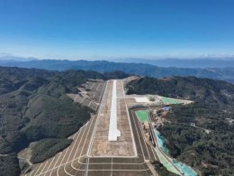 云南鳳慶通用機場(chǎng)建設工程項目土石方、地基處理及排水工程施工
